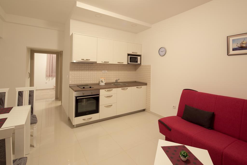 Apartments Raskovic Radanovici Exterior photo