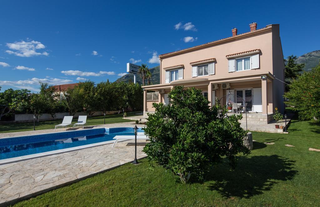 Apartments Raskovic Radanovici Exterior photo