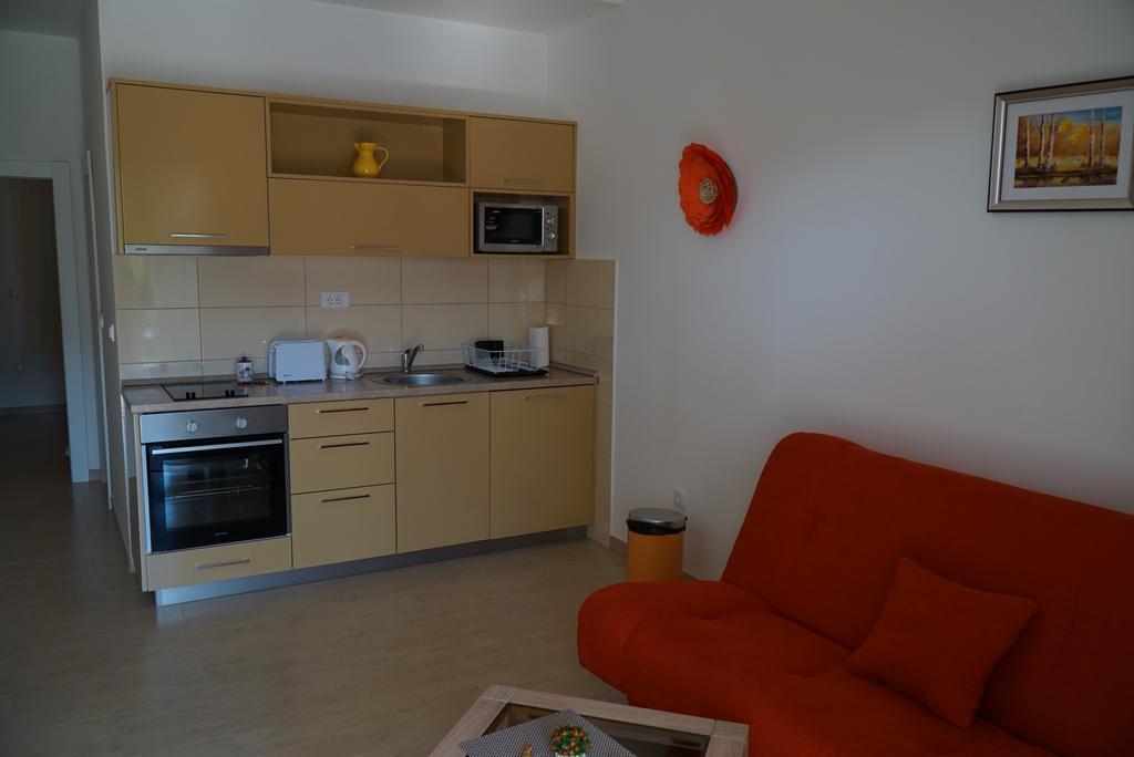 Apartments Raskovic Radanovici Exterior photo